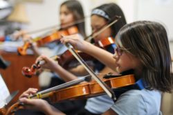 students playing the violin